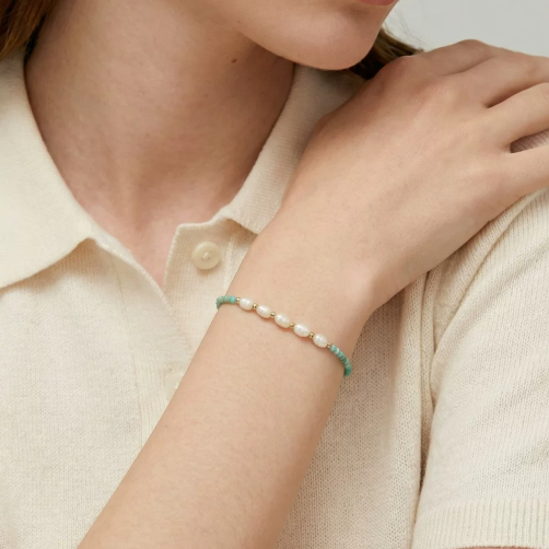 Boho Chic Natural Stone Bracelet - Gold Plated | Adjustable & Lightweight